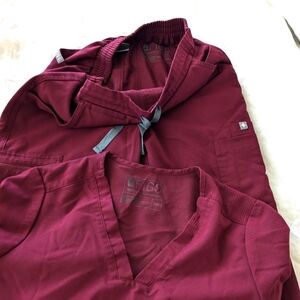 Figs set xxs tall burgundy